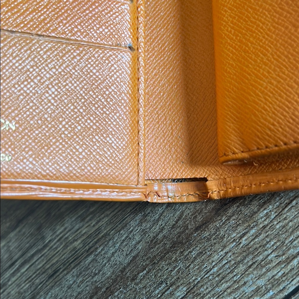 Louis Vuitton Orange Epi Bifold Wallet - Picture 14 of 15